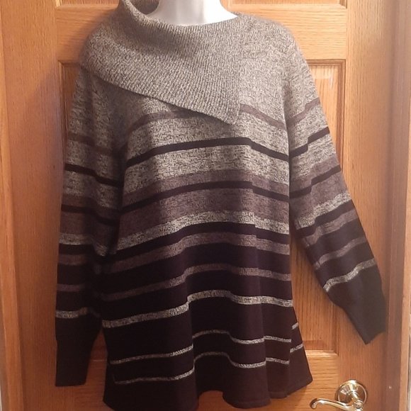 Gray and Black stripped sweater - Picture 1 of 4